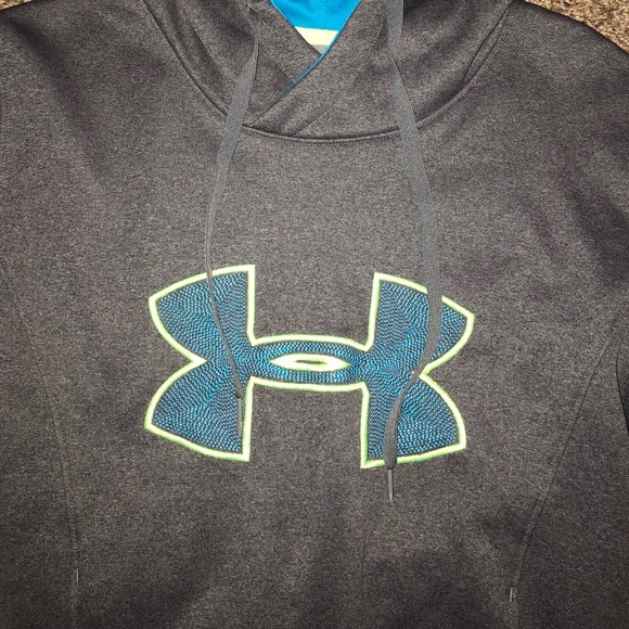 Women’s Under Armour Cold Gear Hoodie - Size Med - Picture 2 of 6